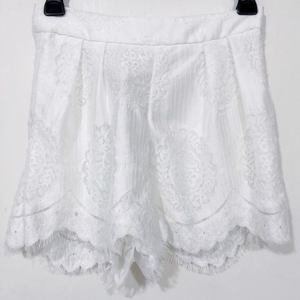 AVA Lace Shorts High Waisted size 8
